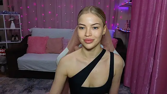 Snapshot of EmmyMills chatting on 12-01-24, 05:07 EmmyMills online show from 12-01-24, 05:07