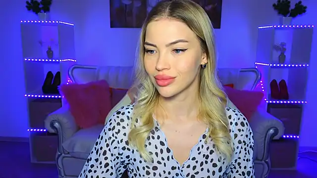 EmmyMills online show from 11-15-25, 12:25