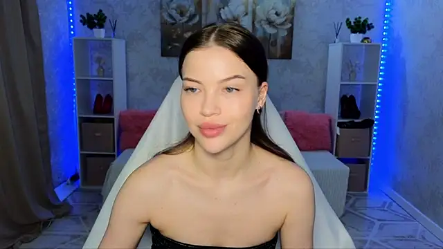 Snapshot of EmmyMills chatting on 06-07-26, 03:12 EmmyMills online show from 06-07-26, 03:12