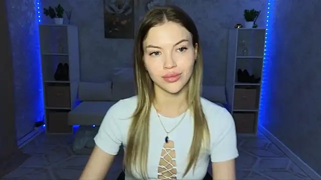 Snapshot of EmmyMills chatting on 07-29-26, 09:03 EmmyMills online show from 07-29-26, 09:03