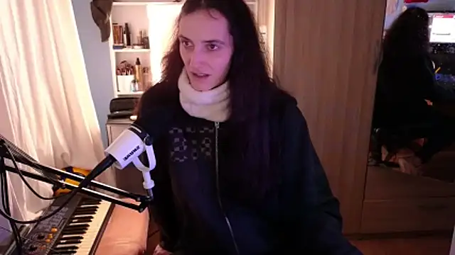 Snapshot of MemiKouki chatting on 12-22-25, 04:40 MemiKouki online show from 12-22-25, 04:40