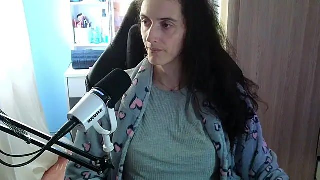 Snapshot of MemiKouki chatting on 10-30-25, 03:31 MemiKouki online show from 10-30-25, 03:31