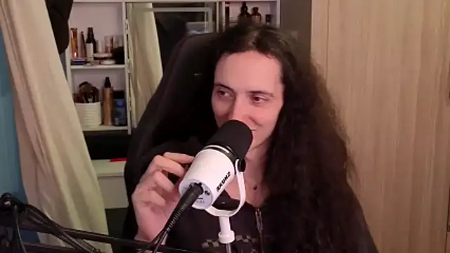 Snapshot of MemiKouki chatting on 02-12-26, 03:01 MemiKouki online show from 02-12-26, 03:01