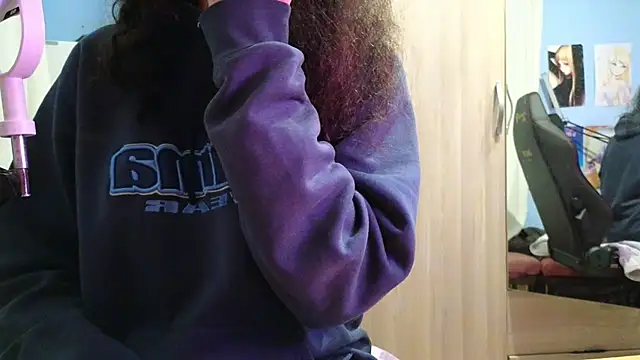 Snapshot of MemiKouki chatting on 11-06-25, 05:28 MemiKouki online show from 11-06-25, 05:28