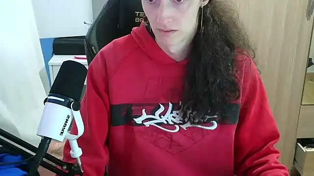 Snapshot of MemiKouki chatting on 11-05-25, 04:32 MemiKouki online show from 11-05-25, 04:32