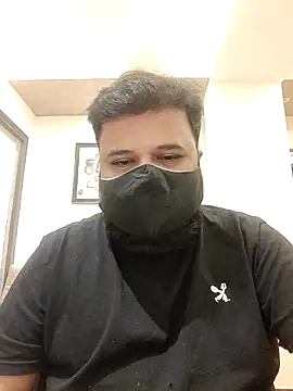 Hunk-Hand6 online show from 12-18-25, 08:56