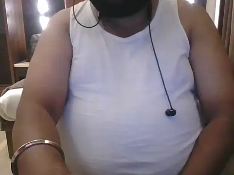 Hunk-Hand6 online show from 10-12-25, 03:02