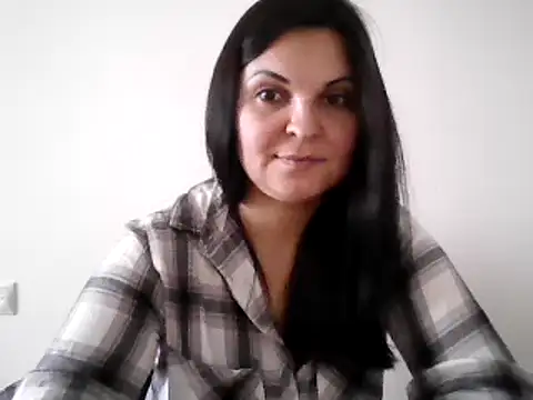 Snapshot of MirandaGold27 chatting on 12-11-24, 12:44 MirandaGold27 online show from 12-11-24, 12:44