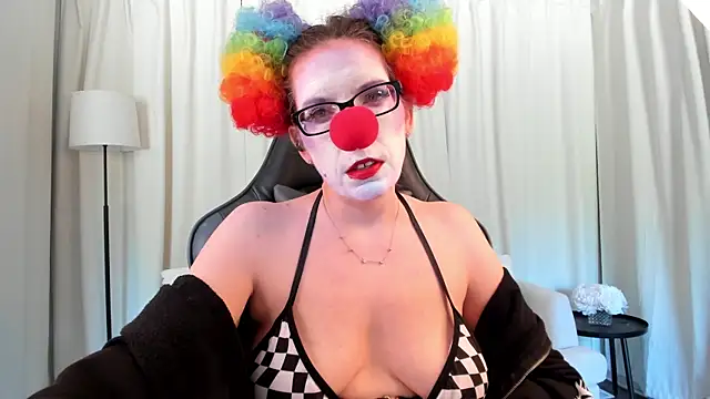 Snapshot of SaraDesirexo chatting on 05-21-26, 01:19 SaraDesirexo online show from 05-21-26, 01:19