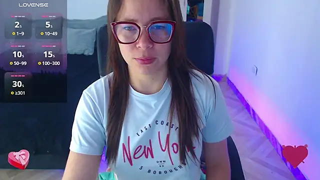 Snapshot of SharonR1 chatting on 07-13-26, 11:15 SharonR1 online show from 07-13-26, 11:15