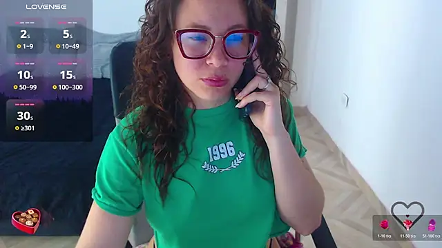 Snapshot of SharonR1 chatting on 07-16-26, 01:24 SharonR1 online show from 07-16-26, 01:24