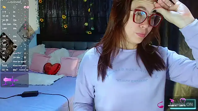 SharonR1 online show from 09-12-25, 10:31