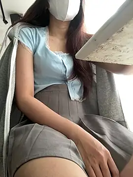 Snapshot of Lami_Mi chatting on 04-19-26, 05:41 Lami Mi online show from 04-19-26, 05:41