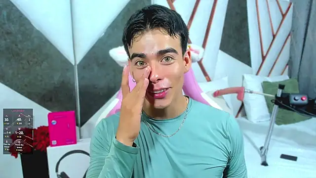 Snapshot of its_liam18 chatting on 04-30-26, 05:14 its liam18 online show from 04-30-26, 05:14