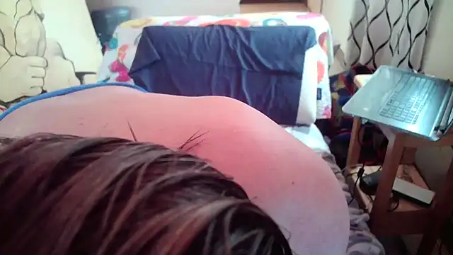 Snapshot of Mic_Oxinner chatting on 01-14-25, 06:49 Mic Oxinner online show from 01-14-25, 06:49