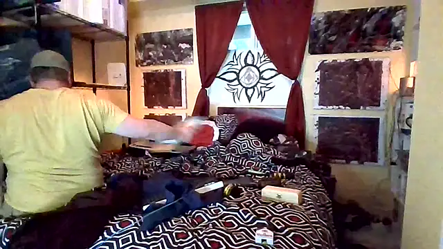 Mic Oxinner online show from 11-16-25, 07:51