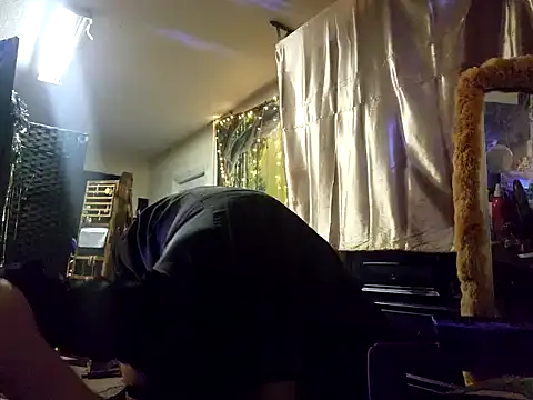 Avaivory online show from 01-03-25, 06:22