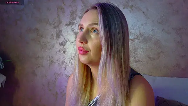 Snapshot of lexy_a chatting on 02-18-26, 05:27 lexy a online show from 02-18-26, 05:27