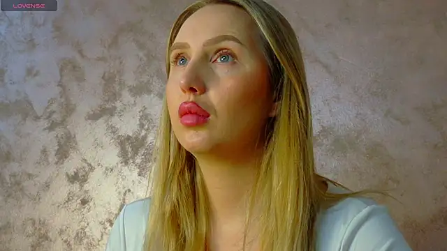 Snapshot of lexy_a chatting on 02-16-26, 06:01 lexy a online show from 02-16-26, 06:01