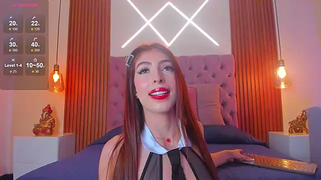 Snapshot of Sophia_turneer chatting on 05-15-26, 01:36 Sophia turneer online show from 05-15-26, 01:36