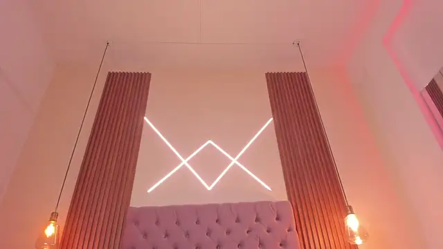 Sophia turneer online show from 12-18-25, 08:12