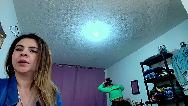 dannamomcerrat online show from 03-09-25, 08:21