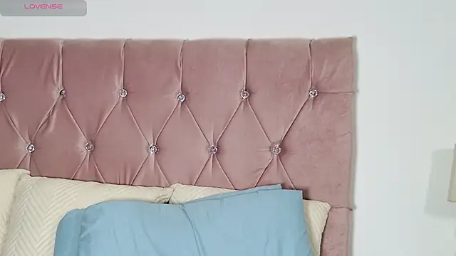 katrinaclarks online show from 11-28-25, 09:59