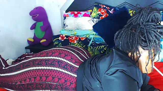 Snapshot of Bulkyyass chatting on 02-25-26, 01:06 Bulkyyass online show from 02-25-26, 01:06