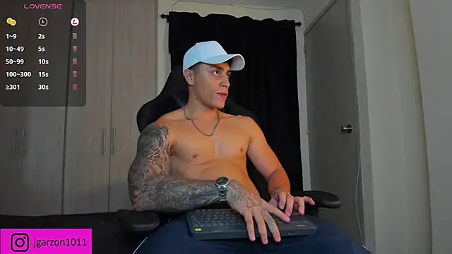 Snapshot of _joansoto chatting on 03-13-25, 01:40  joansoto online show from 03-13-25, 01:40