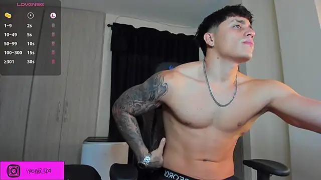 Snapshot of _joansoto chatting on 03-21-25, 01:12  joansoto online show from 03-21-25, 01:12