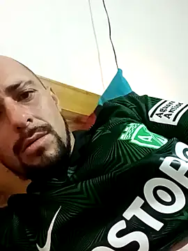 Snapshot of fire_menxxx001 chatting on 12-15-24, 11:42 fire menxxx001 online show from 12-15-24, 11:42