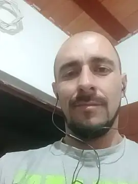 Snapshot of fire_menxxx001 chatting on 09-15-25, 05:30 fire menxxx001 online show from 09-15-25, 05:30