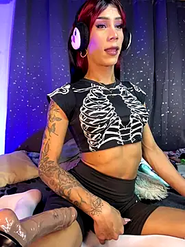 Snapshot of Alexa_Chanell_Oficial chatting on 09-10-25, 11:37 Alexa Chanell Oficial online show from 09-10-25, 11:37