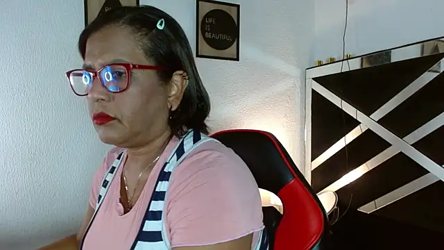 Snapshot of elizabeth_mature23 chatting on 10-09-25, 12:38 elizabeth mature23 online show from 10-09-25, 12:38