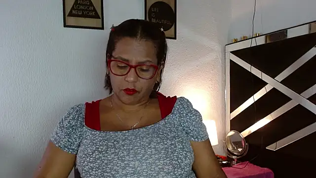 Snapshot of elizabeth_mature23 chatting on 10-12-25, 04:08 elizabeth mature23 online show from 10-12-25, 04:08