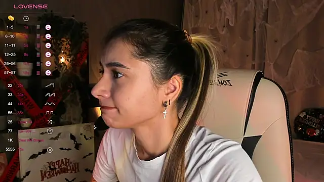 DarlaLike online show from 10-23-25, 03:49