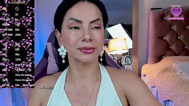Snapshot of veronika_naughty chatting on 10-11-25, 02:40 veronika naughty online show from 10-11-25, 02:40