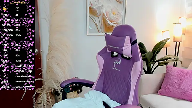 veronika naughty online show from 11-20-25, 03:02