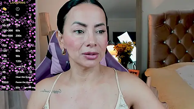 veronika naughty online show from 11-10-25, 02:55