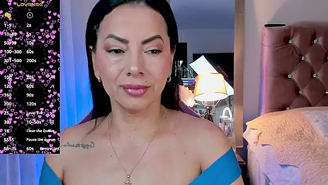 Snapshot of veronika_naughty chatting on 10-16-25, 02:25 veronika naughty online show from 10-16-25, 02:25