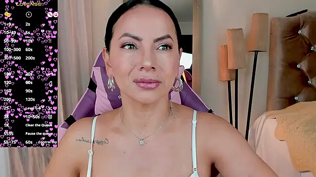 Snapshot of veronika_naughty chatting on 09-30-25, 02:12 veronika naughty online show from 09-30-25, 02:12