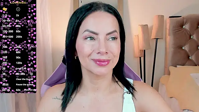Snapshot of veronika_naughty chatting on 10-09-25, 02:06 veronika naughty online show from 10-09-25, 02:06