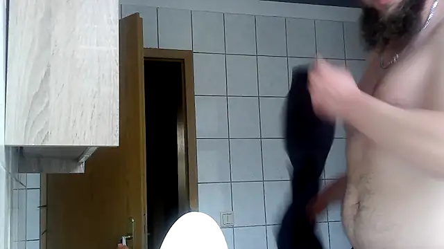 donhulio482 online show from 12-05-25, 01:32