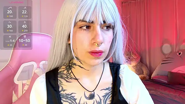 Snapshot of _Artemisa_X chatting on 10-14-25, 01:12  Artemisa X online show from 10-14-25, 01:12