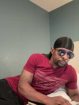 Snapshot of DrDickemDown88 chatting on 02-25-25, 12:38 DrDickemDown88 online show from 02-25-25, 12:38