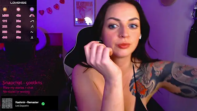 Snapshot of Billiexxox chatting on 01-15-25, 08:37 Billiexxox online show from 01-15-25, 08:37