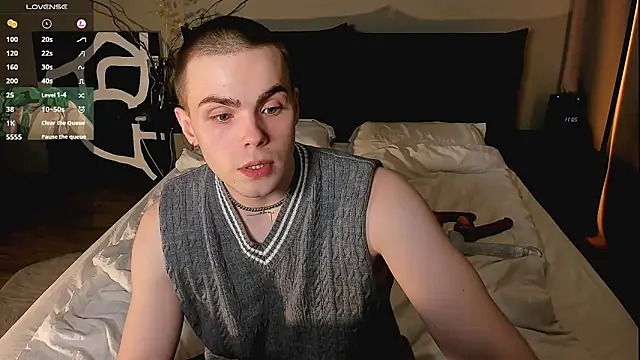 Snapshot of simonwnl chatting on 02-10-26, 05:12 simonwnl online show from 02-10-26, 05:12