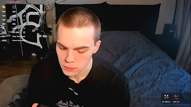 Snapshot of simonwnl chatting on 02-17-26, 12:57 simonwnl online show from 02-17-26, 12:57