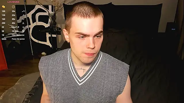 Snapshot of simonwnl chatting on 02-16-26, 09:02 simonwnl online show from 02-16-26, 09:02