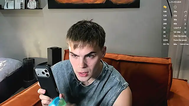 Snapshot of simonwnl chatting on 07-18-26, 05:43 simonwnl online show from 07-18-26, 05:43